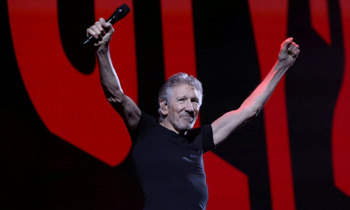 Berlin police investigate Roger Waters over Nazi-style uniform at concert (theguardian.com)