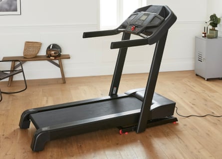 DOMYOS High-Performance Connected Treadmill T900D – 18 km/h, 50x143cm