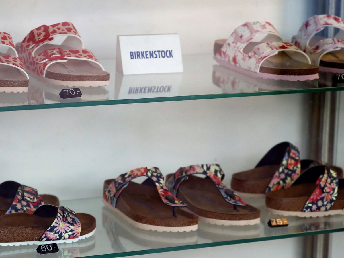 bombilla Incontable Crueldad German sandal maker Birkenstock taken over by LVMH-backed group | Mergers  and acquisitions | The Guardian