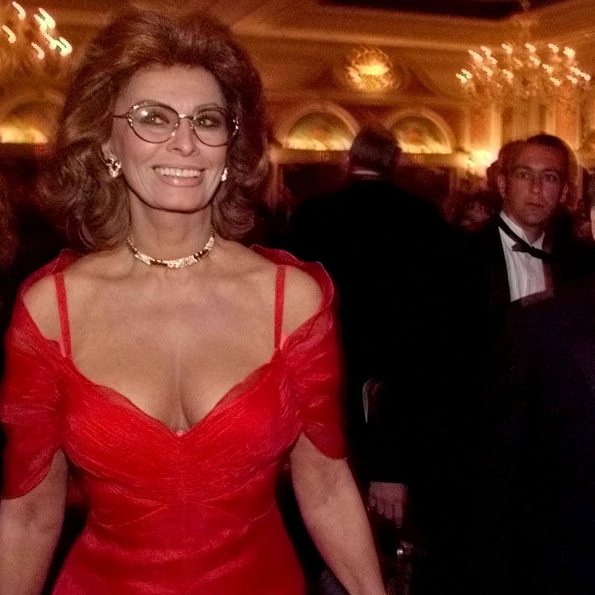 sophia loren red dress Sophia Loren in red dress, color photo 8x12