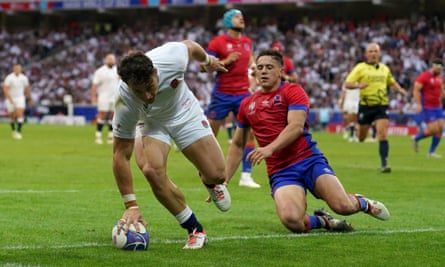 Henry Arundell scores his fifth and England’s ninth try.