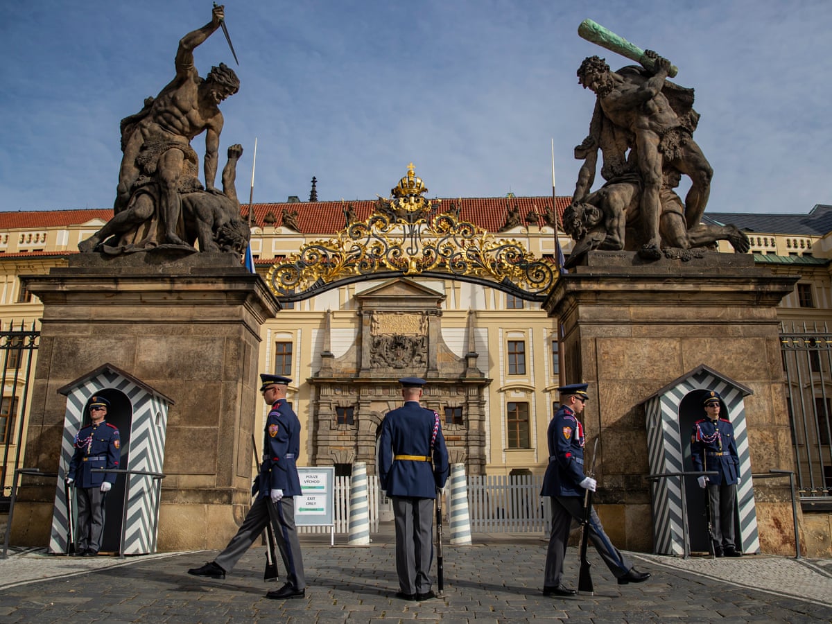 ทัวร์สาธารณรัฐเชค 4 การผลัดเปลี่ยนเวรยามของทหารรักษาพระองค์ ทัวร์สาธารณรัฐเชค