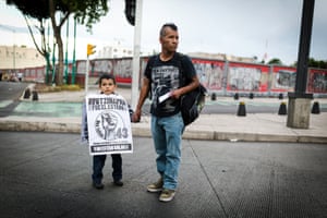 Tu lucha, es mi lucha (Your struggle is my struggle), from the series: Jornadas globales por Ayotzinapa (Global days for Ayotzinapa ), 2015.