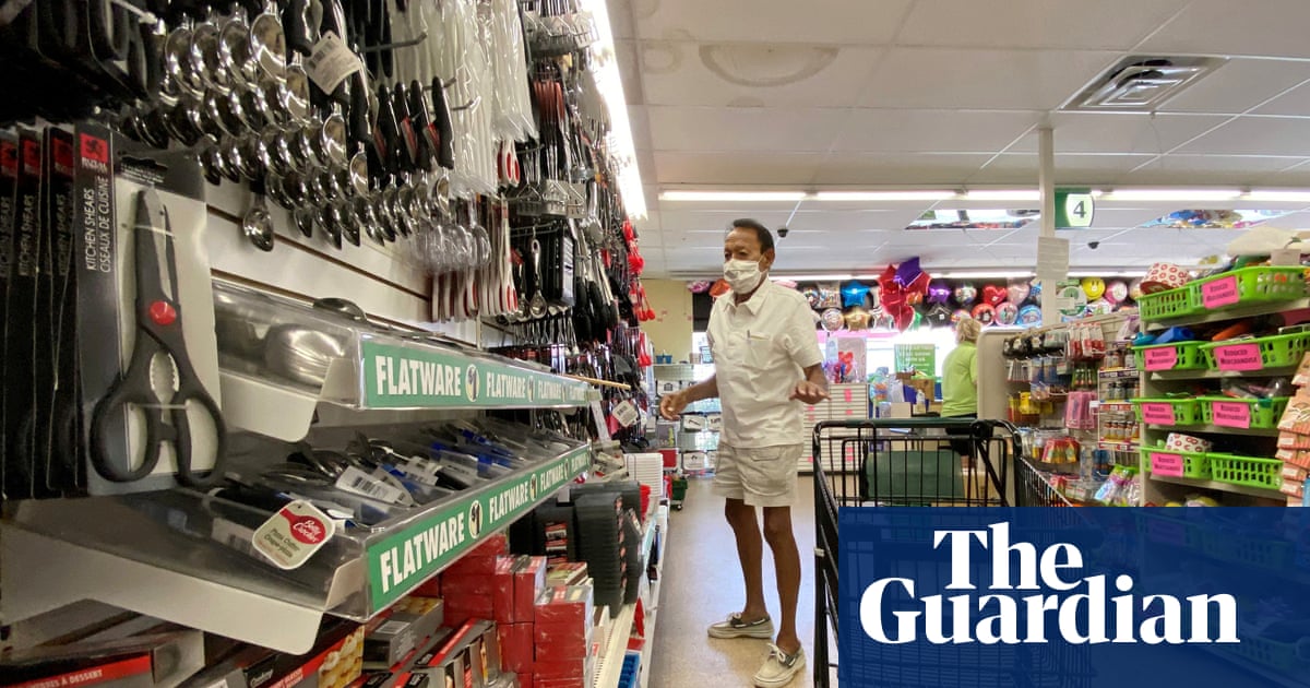 US doctors say some people should wear masks again as new Covid variant detected – The Guardian