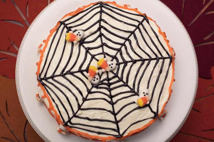 Spider’s web cake.
