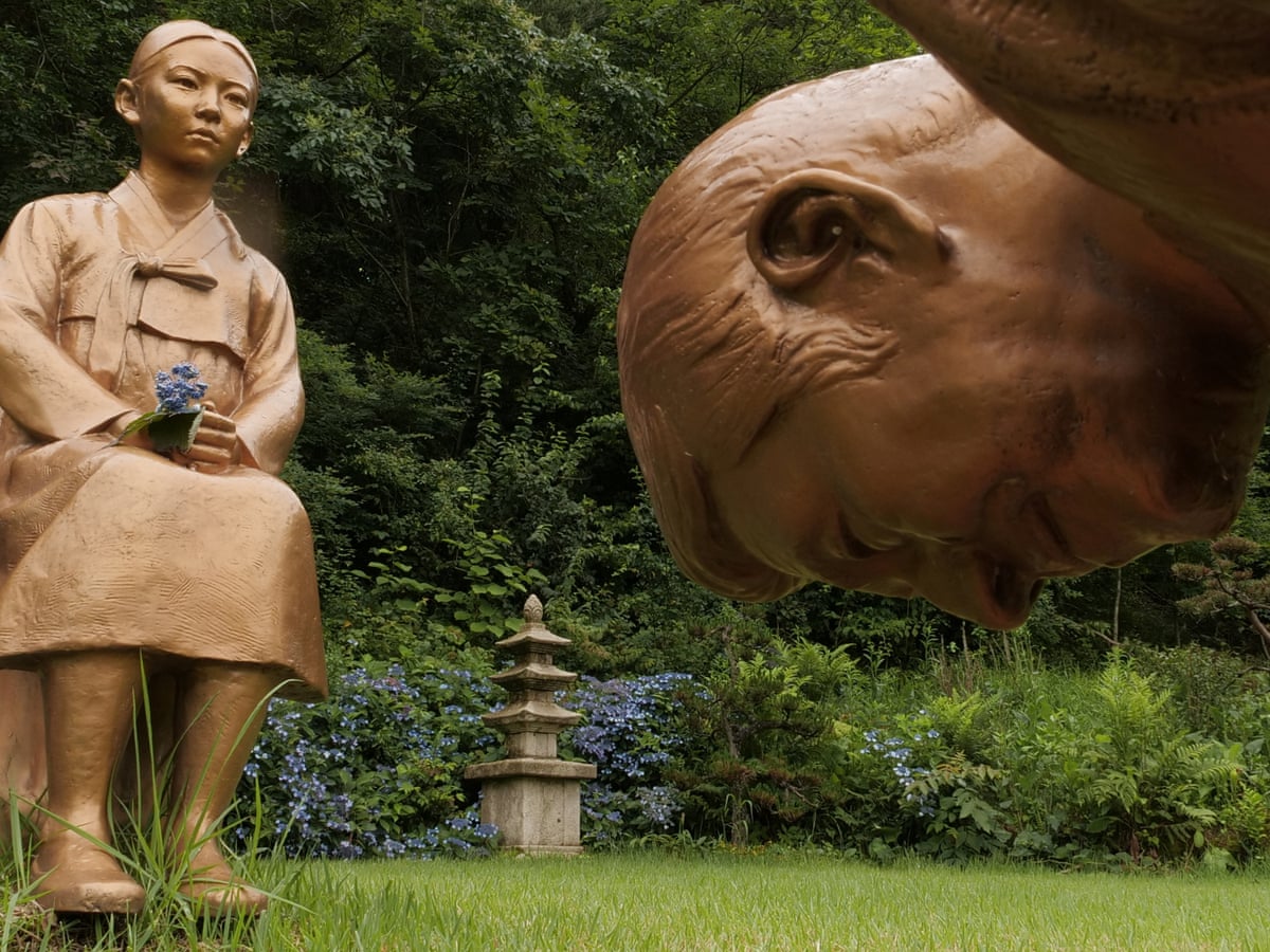 Unforgivable Japan Decries Wartime Sex Slave Statue Likened To Pm Shinzo Abe Japan The Guardian