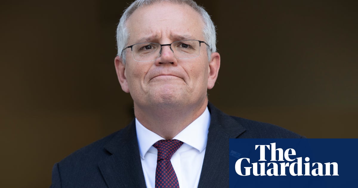 States introduce tougher border rules as Scott Morrison urges them to ‘not get spooked’ by Omicron