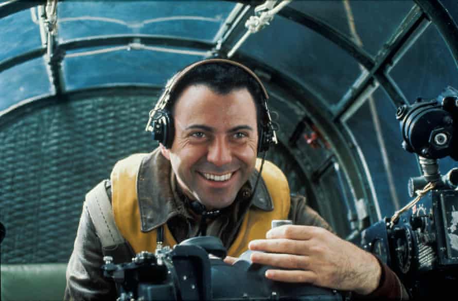 Arkin as Yossarian in Catch-22.