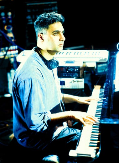 Nitin Sawhney performing in 1990