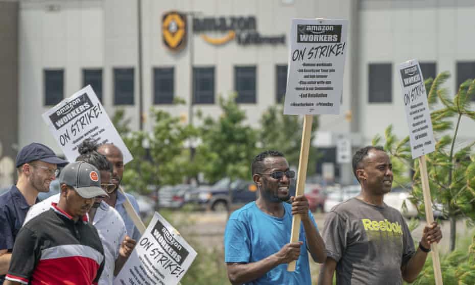 Workers protest outside the Amazon fulfillment center in Shakopee, Minneapolis. 