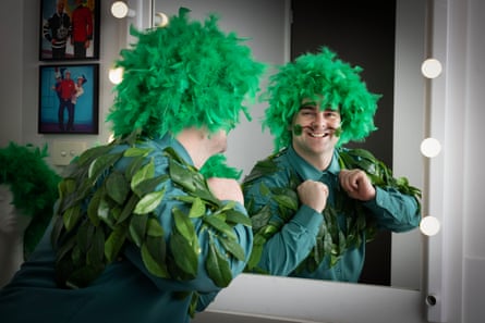 The Tree of Wisdom played by actor Dominic Field has fast become the Wiggles primary celebrity force with the Kardashians even mentioning him. The Wiggles are moving the next shows towards a focus on the Tree of Wisdom, Sydney, Australia. 29 July 2025