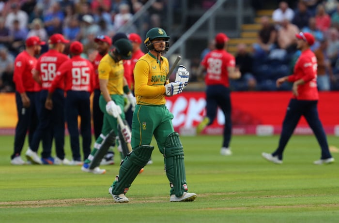 Quinton de Kock serves a trolley to Jason Roy halfway through Moeen's bowling.  Left for 15.