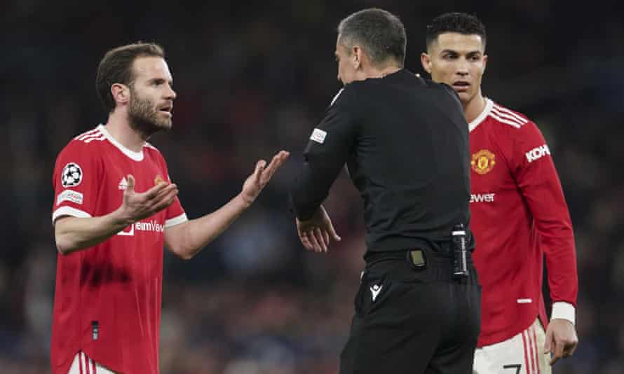 Manchester United’s Juan Mata came on in the second half and played behind a five-man attack.