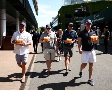 Thirsty tennis fans banal up connected Pimm’s astatine Wimbledon