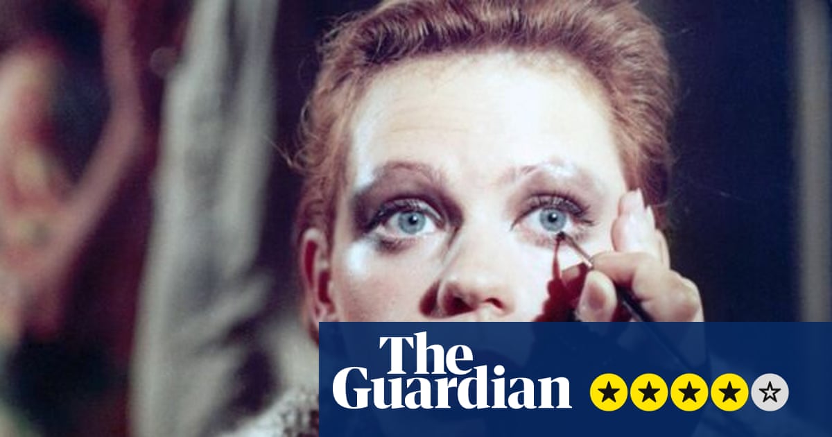 Liza Minnelli và Renate Krößner trong Solo Sunny (Ảnh: Société Parisienne de Production)