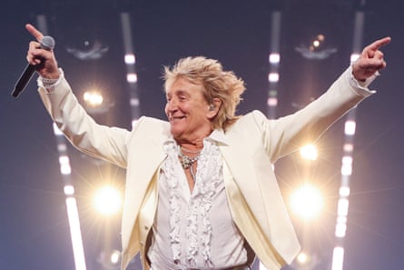 The oldies … Rod Stewart all set to rock the stage.