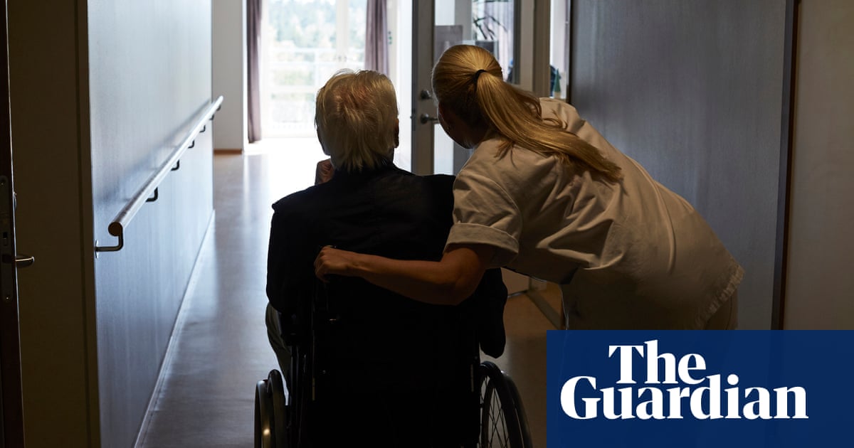 Aged care experts say government underestimates number of nurses required for 24-hour support