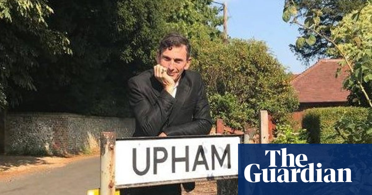 Family pays tribute to one of two men missing after Christmas Day swim