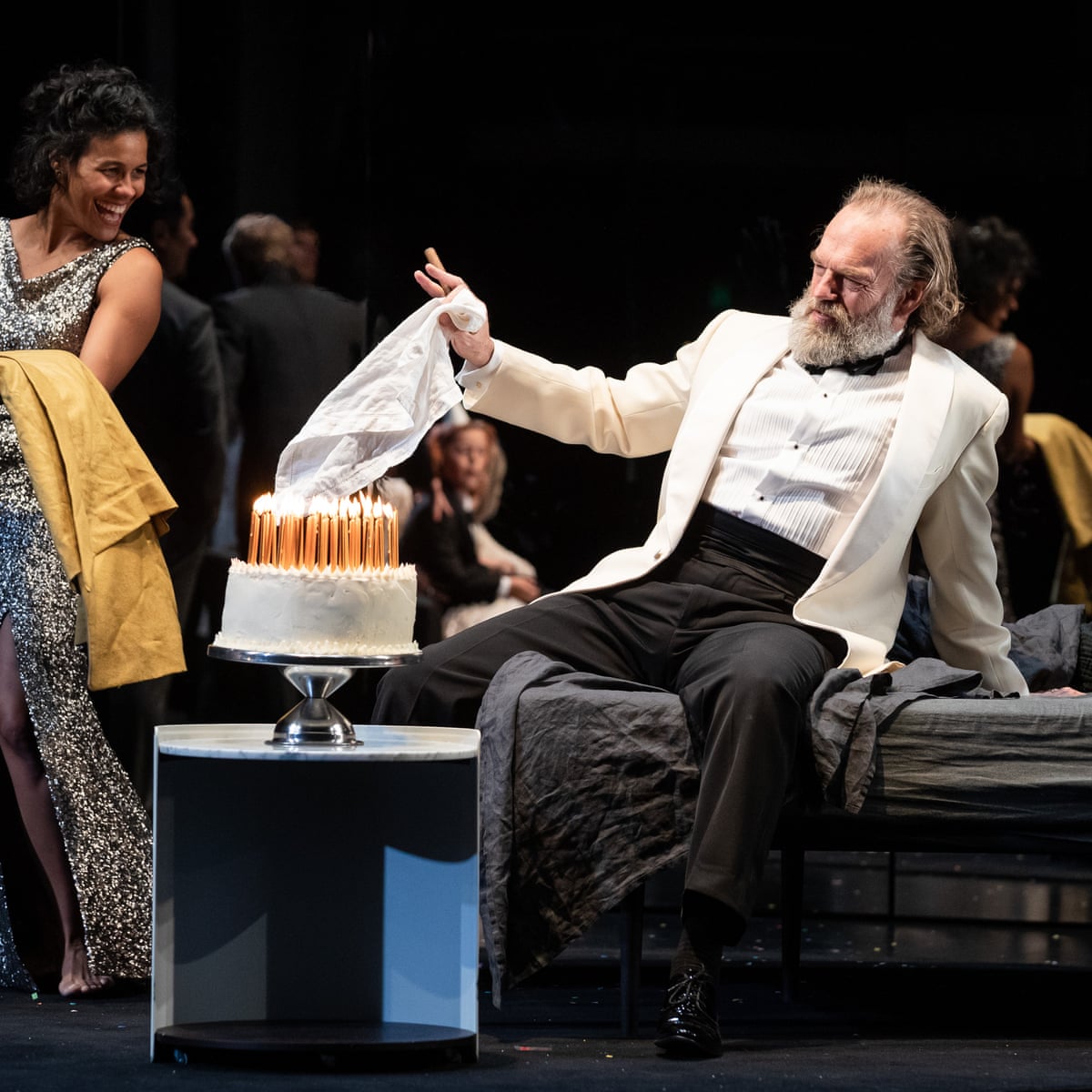 Cat On A Hot Tin Roof Hugo Weaving In Fine Form Can T Save A Show