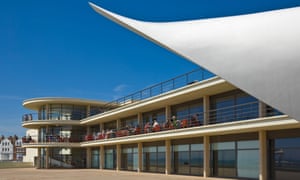 The De La Warr Pavilion, with balcony cafe.