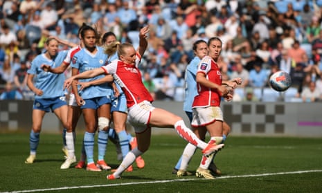Stina Blackstenius has scored twice for Arsenal to turn the game on its head!