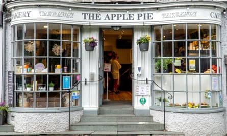 The front of the Apple Pie bakery