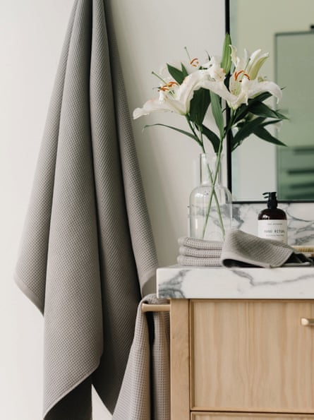 Cozy earth review: i tested the buzzy bedding and sleepwear brand. Here are its best, most comfy pieces | life and style Waffle bath towels from cozy earth