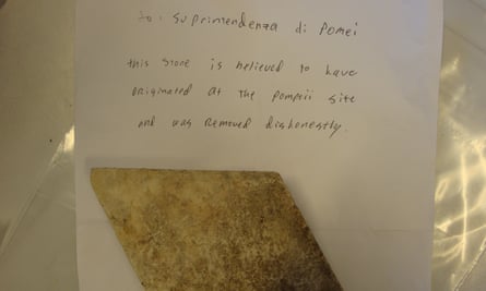 A letter and stone returned to the Pompeii archaeological park