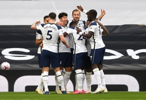 Kane celebrates.