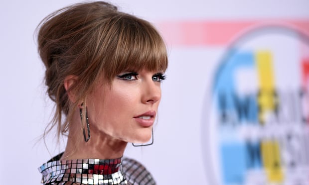 Swift at the American Music Awards, Los Angeles, 9 October 2018.