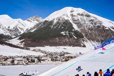 Great Britain's Charlotte Bankes during Women's Snowboard Cross seeding run at the Livigno Snow Park.