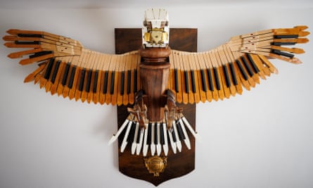 An eagle sculpture