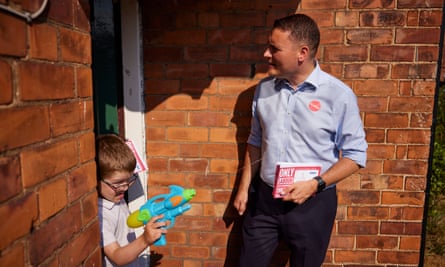 Wes Streeting, the shadow health secretary, campaigning in Selby, North Yorkshire.