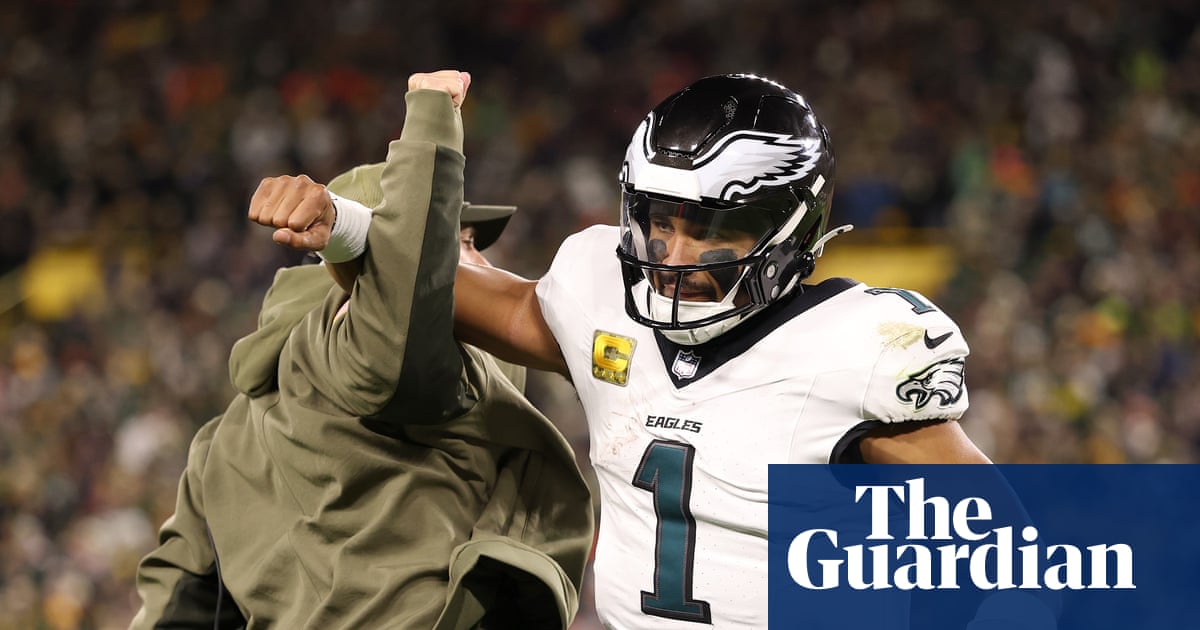 Eagles edge to victory over Packers as defenses dominate Monday Night Football