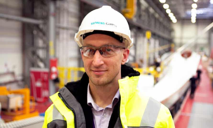 Andy Sykes, works  Director astatine  Siemens Gamesa leaf  mill  successful  Hull.