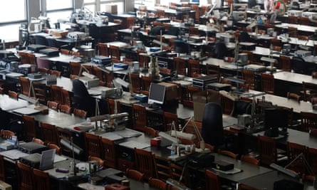 Empty trading tables at the Diamond Exchange near Tel Aviv in May 2020.