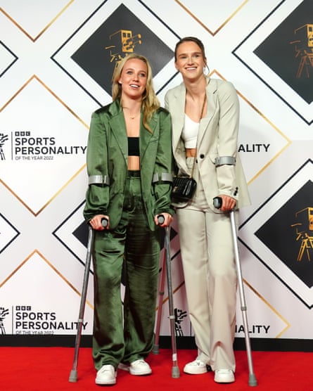 Beth Mead et Vivianne Miedema
