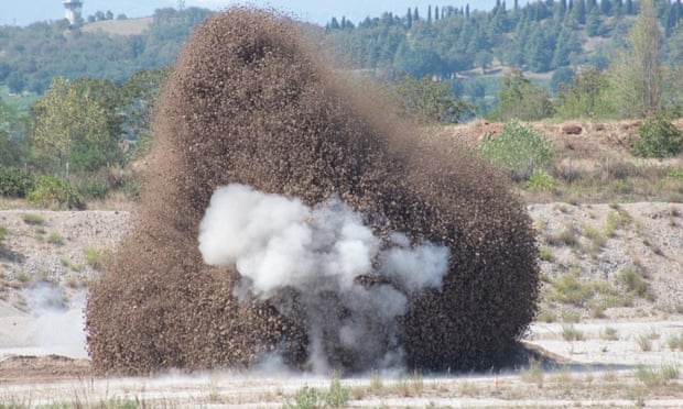 The Italian Army detonates a second world war bomb discovered in the dried-up Po in the country's north.