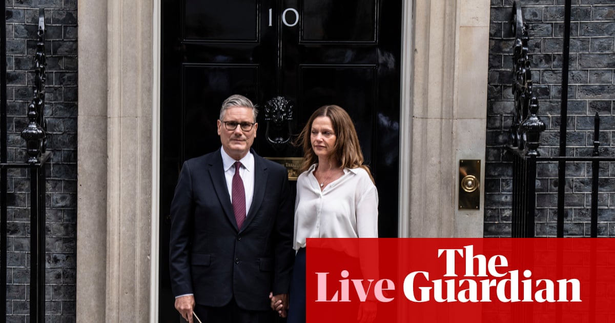 Pound lower as prime minister Keir Starmer confirms resignation – business live