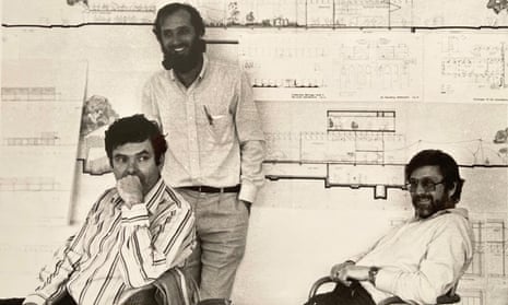 Tom Barker (right) with Peter Rice, structural engineer, and Renzo Piano, architect
