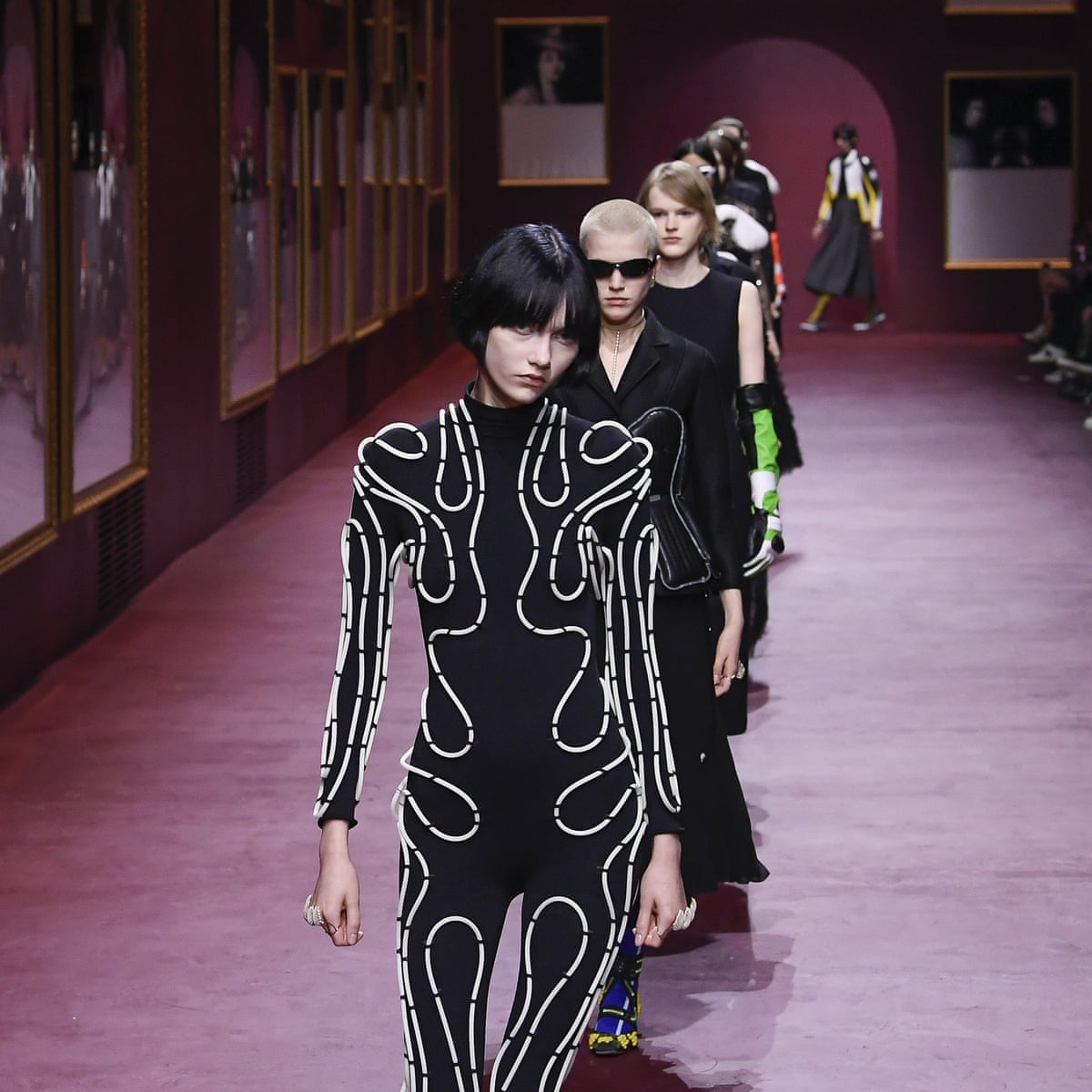 Bediende hoekpunt Persoonlijk Dior and Saint Laurent: an elevated discussion between past and future |  Fashion | The Guardian