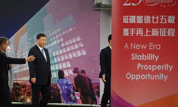 Xi Jinping arrives in Hong Kong