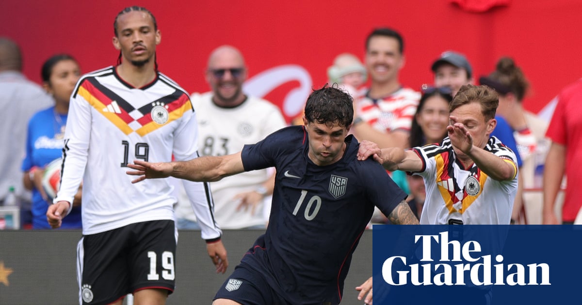 عرضت الولايات المتحدة قتالا وجوعا، لكنها خسرت المباراة التحضيرية النهائية لكأس العالم 2-1 أمام ألمانيا. عرضت الولايات المتحدة قتالا وجوعا، لكنها خسرت المباراة التحضيرية النهائية لكأس العالم 2-1 أمام ألمانيا.