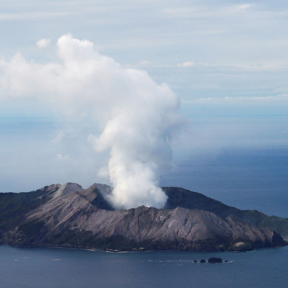 Royal Caribbean Fails To Stop Us Lawsuit By Australian Survivors Of White Island Volcano White Island Volcano The Guardian