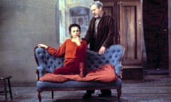 Lena Olin and Erland Josephson with the Hedda Gabler sofa in After the Rehearsal.