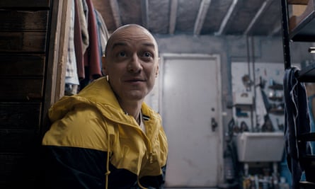James McAvoy with a bald head in Split.