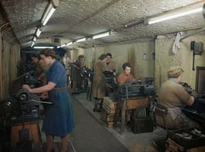 Women producing bullets and cannon shells