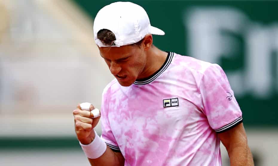 Diego Schwartzman grits his teeth in celebration after taking the second set against Nadal