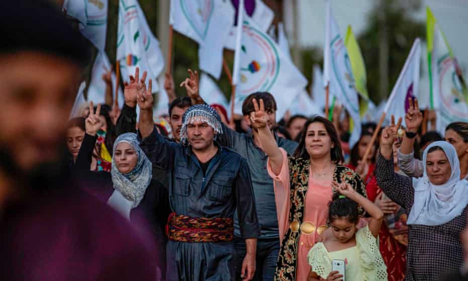 Demonstrators in Qamishli
