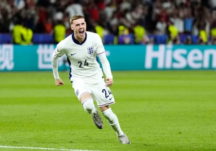 Cole Palmer celebrates scoring in the Euro 2024 final against Spain.